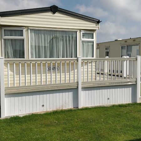 8 Berth Panel Heated On The Chase Super Villa Ingoldmells Exterior photo